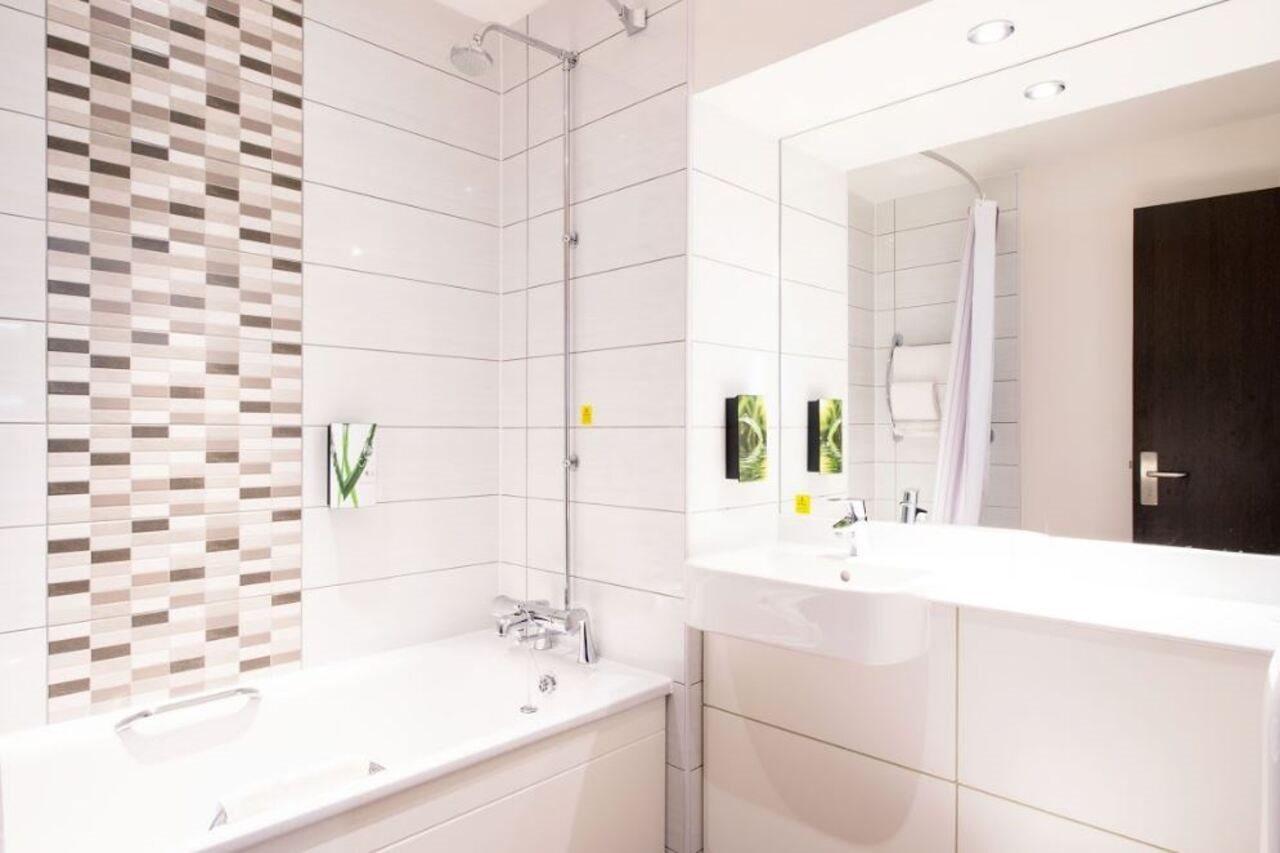 Premier Inn Hitchin Town Centre Ngoại thất bức ảnh
